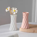 Helnys Nordic White Ceramic Mini Vase for Modern Home Decoration