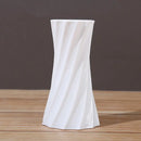 Helnys Nordic White Ceramic Mini Vase for Modern Home Decoration